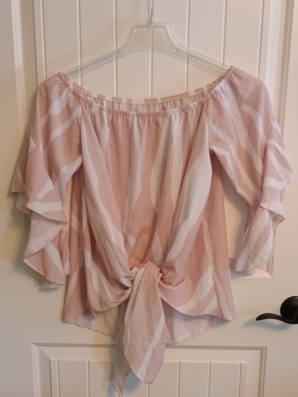 NWOT As vivid Size Large Women’s Off-Shoulder Tie-Front Blouse in Blush Pink